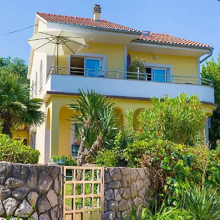 50m Distant From The Sea * Malinska